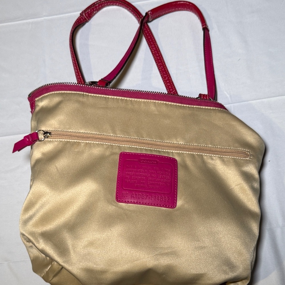 Coach Horse & Carriage Sateen Tote With Matching Pouch F14892 - Picture 4 of 17